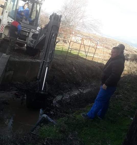 Се чистат канали од Јакреново кон Саждево