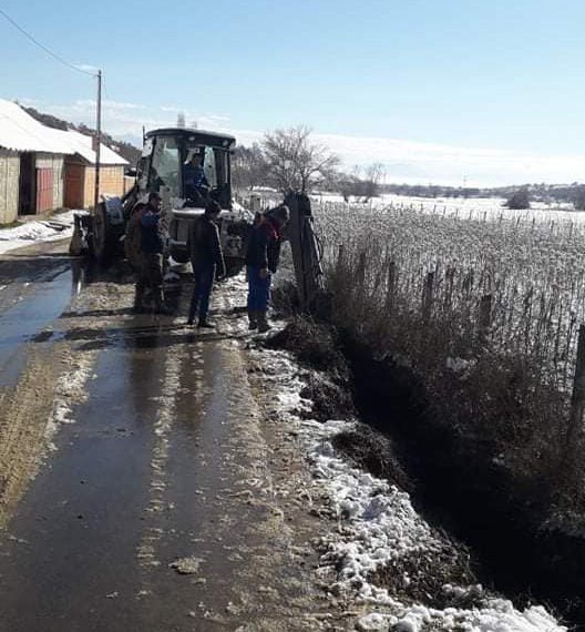 Чистење на канали во с. Саждево