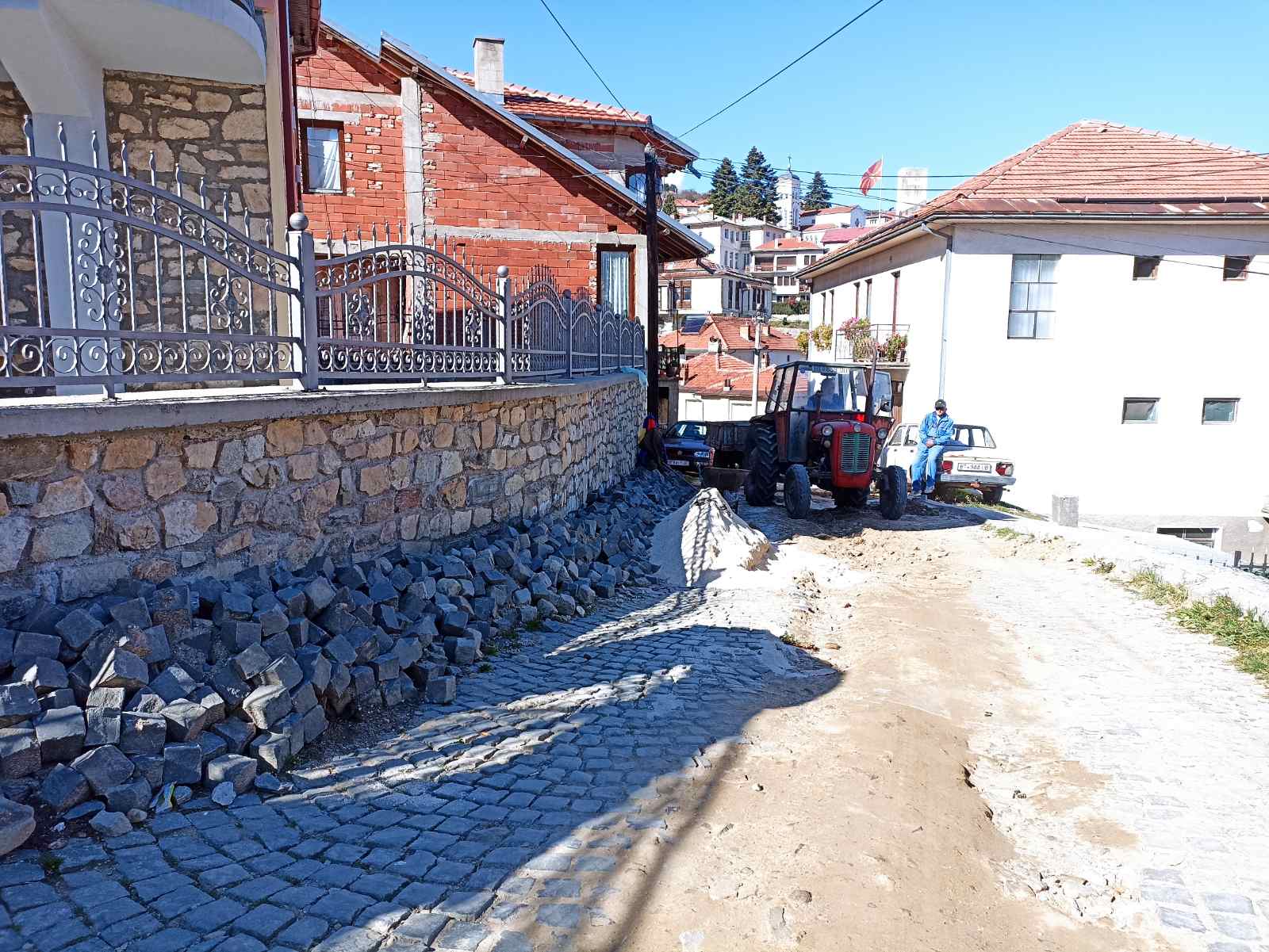 Реконструкцијата на водоводна линија заврши, се санира улицата