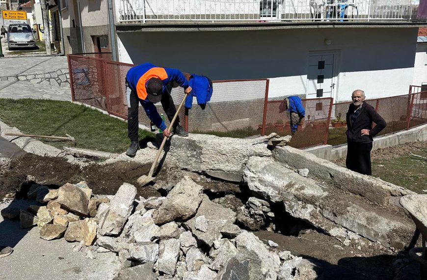 Уште една санација на шахта, спречено истекување во двор