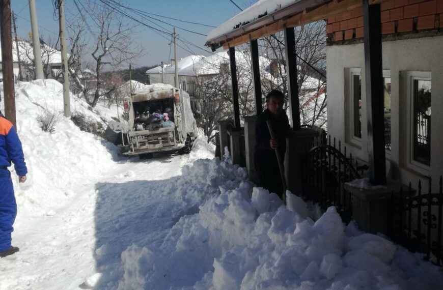 Корпите со отпад да се вадат надвор од дворовоите